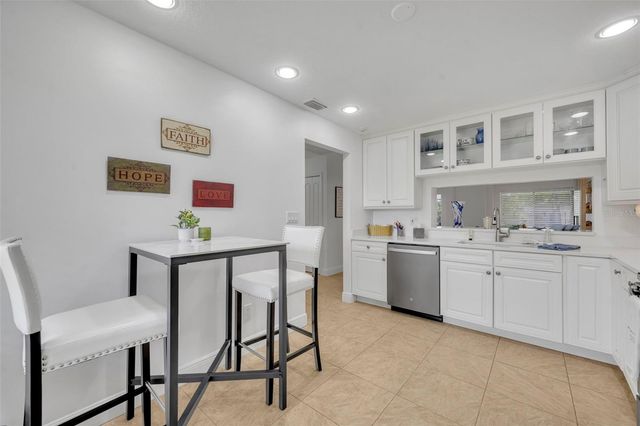 3 ESCONDIDO CIRCLE 3, Altamonte Springs, FL 32701