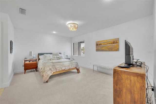 3 ESCONDIDO CIRCLE 3, Altamonte Springs, FL 32701