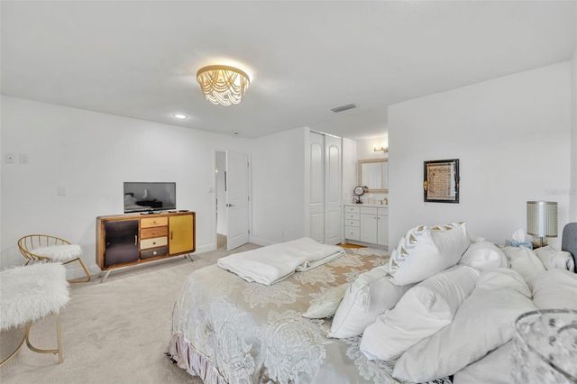 3 ESCONDIDO CIRCLE 3, Altamonte Springs, FL 32701