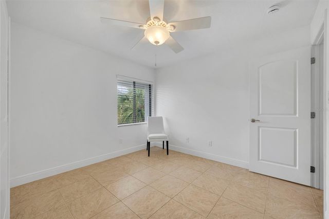3 ESCONDIDO CIRCLE 3, Altamonte Springs, FL 32701