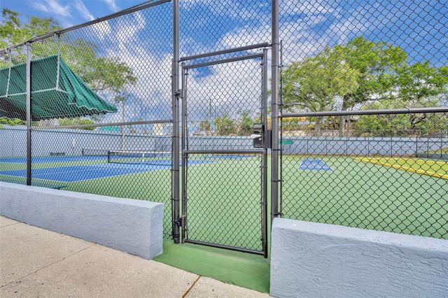 3 ESCONDIDO CIRCLE 3, Altamonte Springs, FL 32701