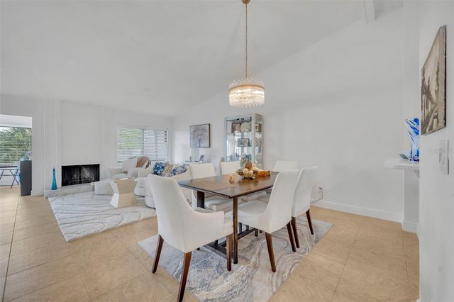 3 ESCONDIDO CIRCLE 3, Altamonte Springs, FL 32701