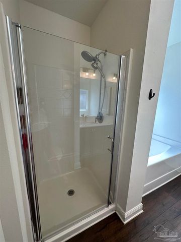 8729 Bradfield Dr, Pensacola, FL 32507