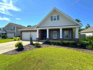 8729 Bradfield Dr, Pensacola, FL 32507