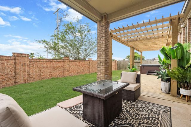 3214 Red Pebble Lane, Texas City, TX 77568