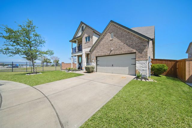 3214 Red Pebble Lane, Texas City, TX 77568