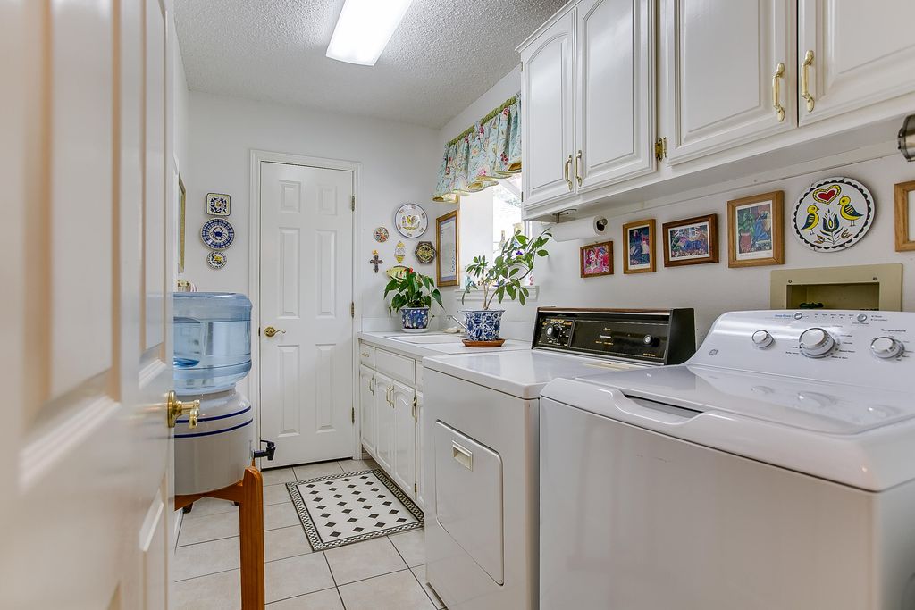 Image 14 of property listing at 3329 Silver Spur Drive, San Angelo, TX 76904