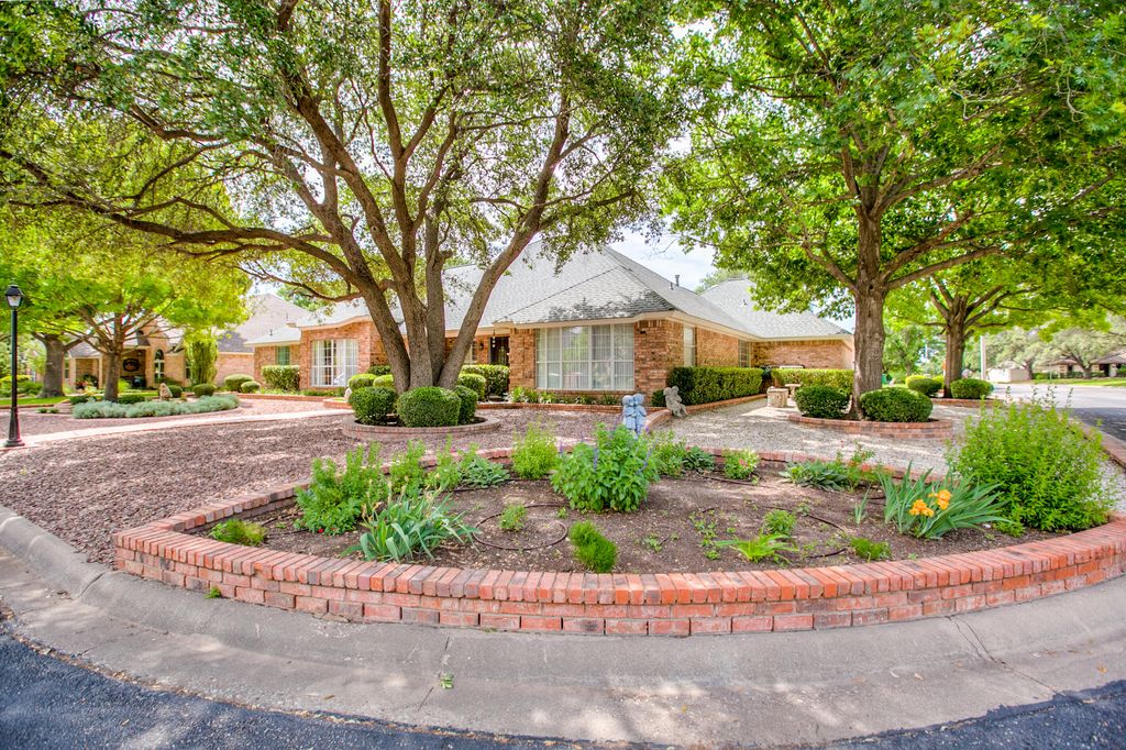 Image 3 of property listing at 3329 Silver Spur Drive, San Angelo, TX 76904
