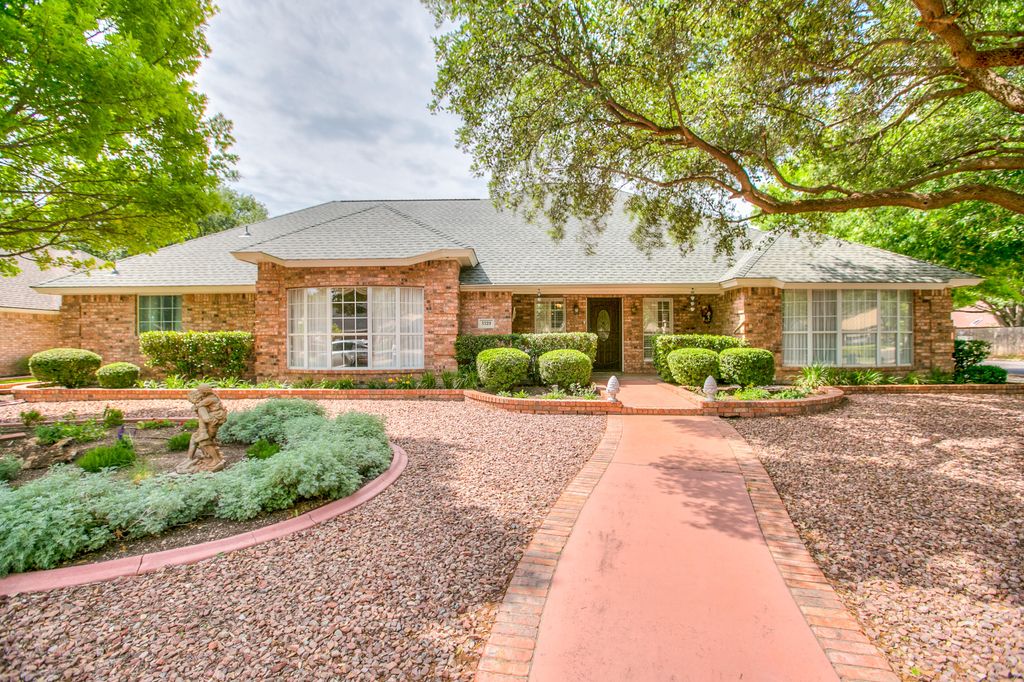 Image 4 of property listing at 3329 Silver Spur Drive, San Angelo, TX 76904