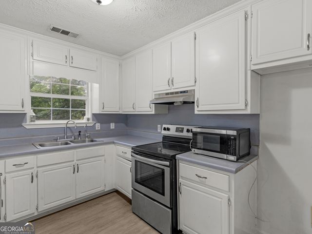 3055 Deerfield Way, Rex, GA 30273