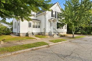 94 Stamford Ave, Providence, RI 02907