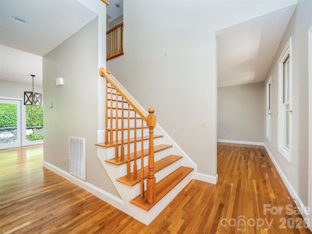 103 Woodburn Drive, Swannanoa, NC 28778