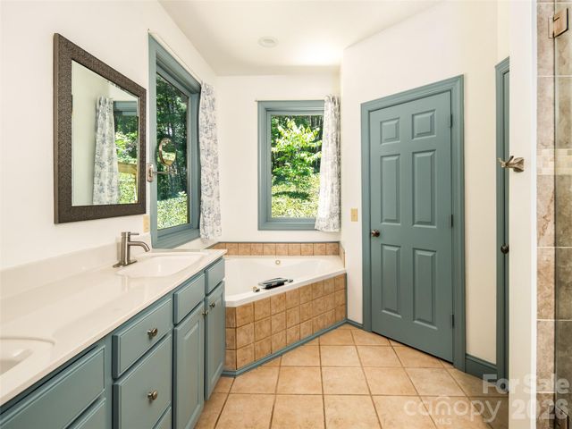 103 Woodburn Drive, Swannanoa, NC 28778