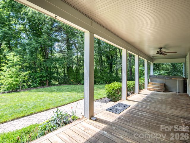 103 Woodburn Drive, Swannanoa, NC 28778