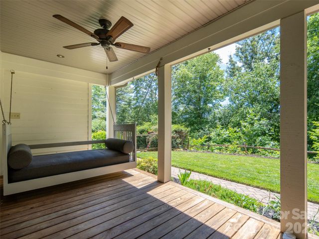 103 Woodburn Drive, Swannanoa, NC 28778