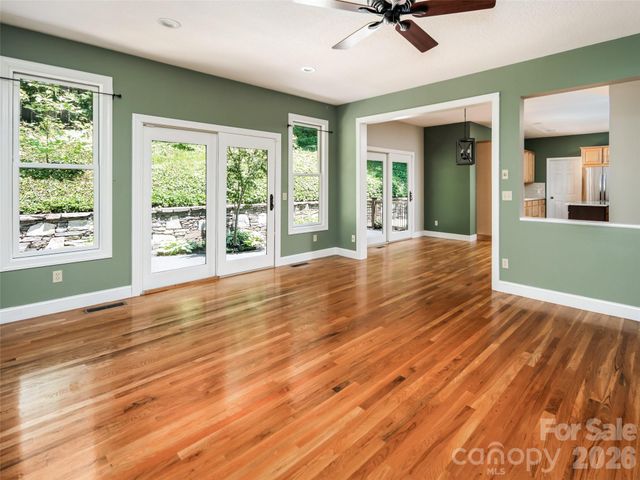 103 Woodburn Drive, Swannanoa, NC 28778