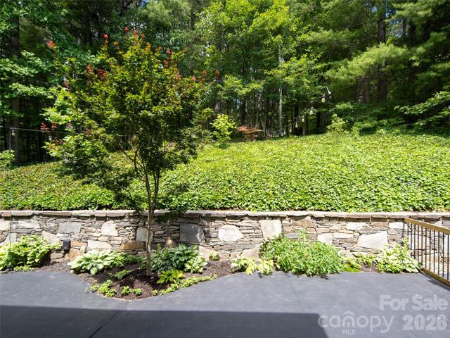 103 Woodburn Drive, Swannanoa, NC 28778