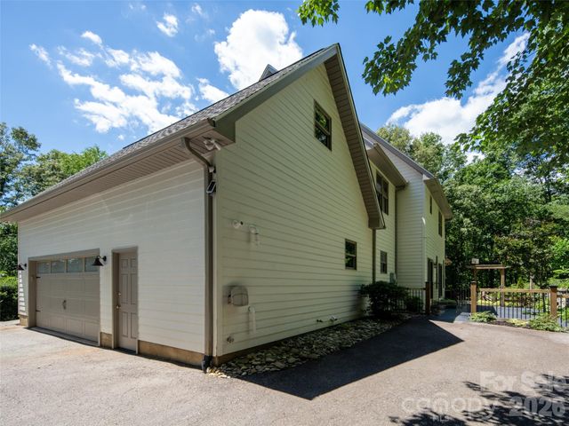 103 Woodburn Drive, Swannanoa, NC 28778