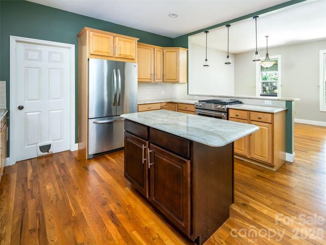 103 Woodburn Drive, Swannanoa, NC 28778