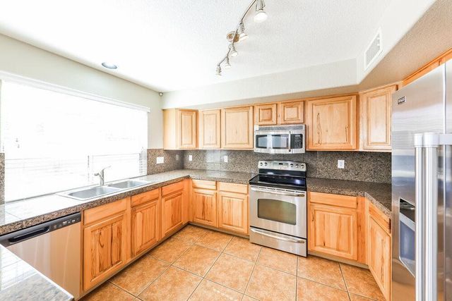 2319 W Running Deer Trail, Phoenix, AZ 85085