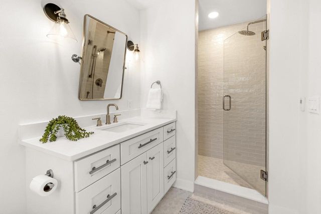 4867 N Berkeley BOULEVARD, Whitefish Bay, WI 53217