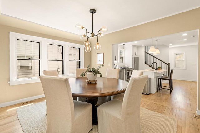 4867 N Berkeley BOULEVARD, Whitefish Bay, WI 53217