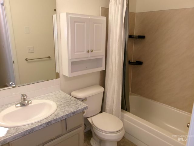 2807 Laurel Way, Nampa, ID 83686