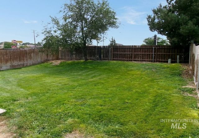 2807 Laurel Way, Nampa, ID 83686