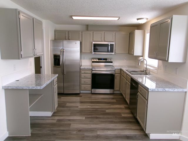 2807 Laurel Way, Nampa, ID 83686