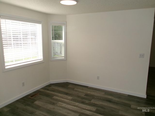 2807 Laurel Way, Nampa, ID 83686