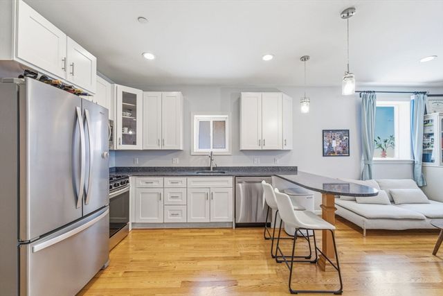 518 Main St 2, Medford, MA 02155