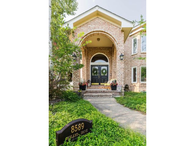 8589 Skyland Dr, Niwot, CO 80503