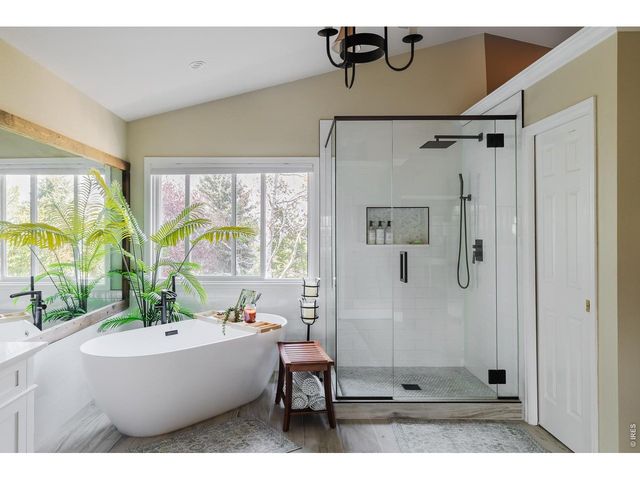 8589 Skyland Dr, Niwot, CO 80503