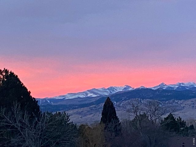 8589 Skyland Dr, Niwot, CO 80503