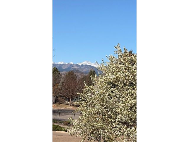 8589 Skyland Dr, Niwot, CO 80503
