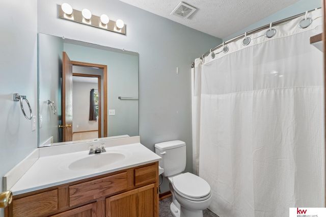 17725 Chandler Street, Omaha, NE 68136