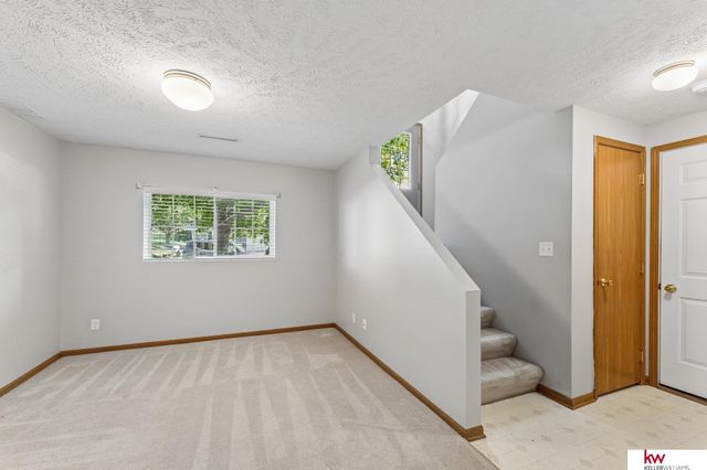 17725 Chandler Street, Omaha, NE 68136