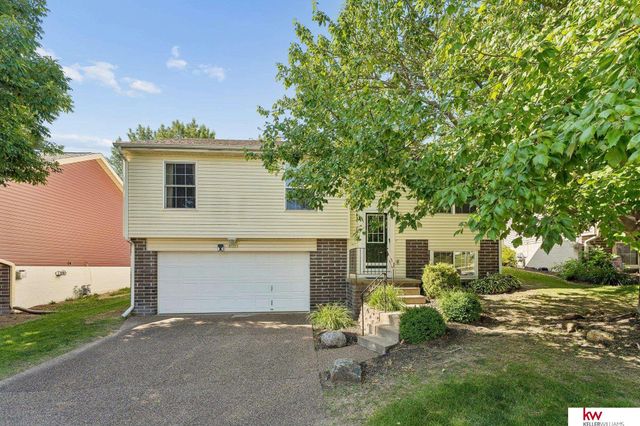 17725 Chandler Street, Omaha, NE 68136