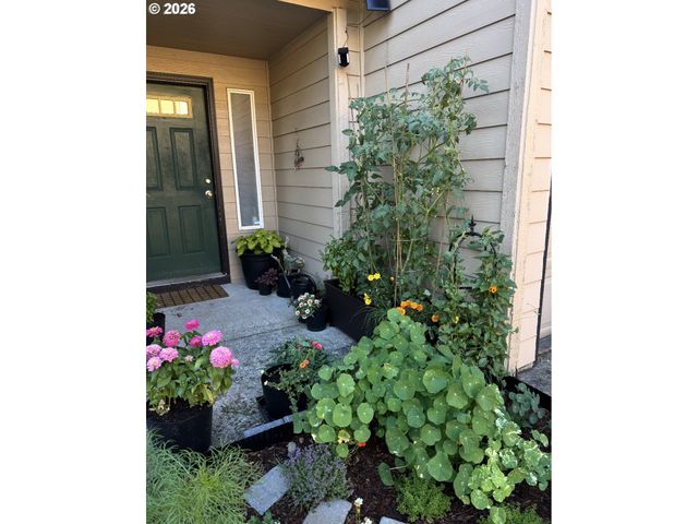 13949 BEAVERCREEK Rd 114, Oregon City, OR 97045