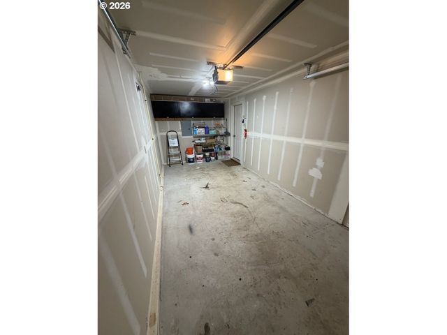 13949 BEAVERCREEK Rd 114, Oregon City, OR 97045