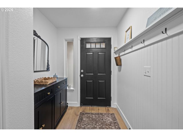 13949 BEAVERCREEK Rd 114, Oregon City, OR 97045