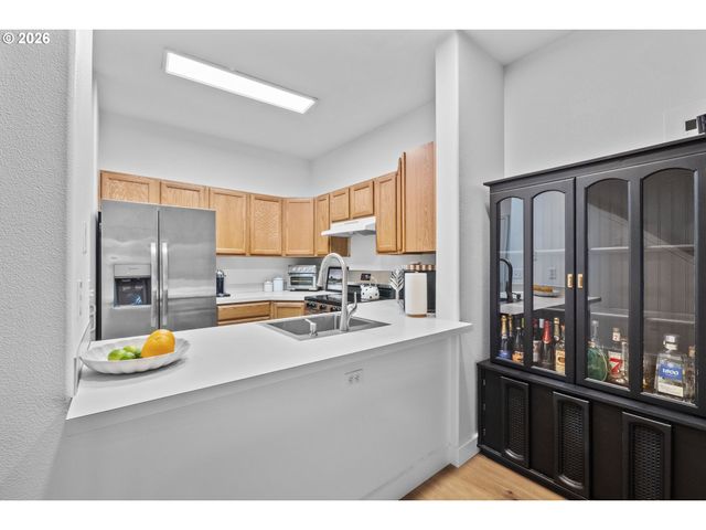 13949 BEAVERCREEK Rd 114, Oregon City, OR 97045