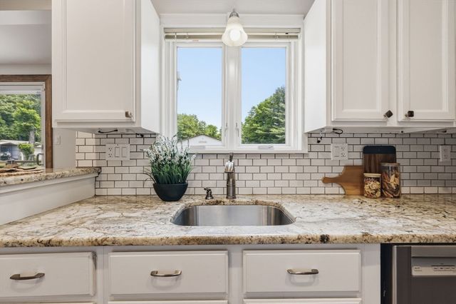 55 South Street, Easthampton, MA 01027