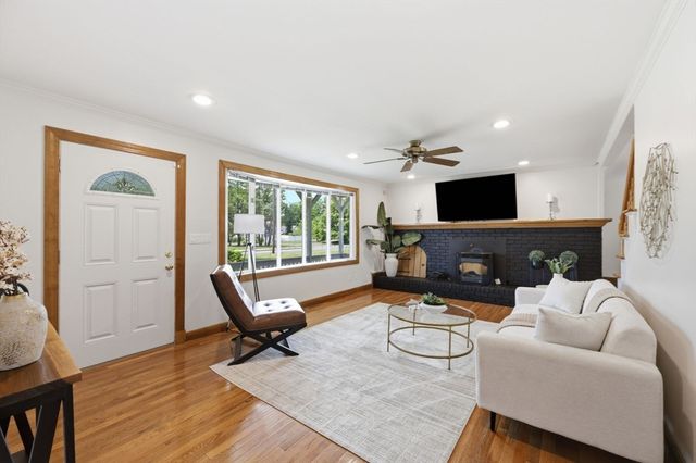 55 South Street, Easthampton, MA 01027