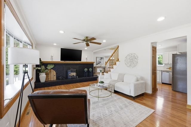 55 South Street, Easthampton, MA 01027