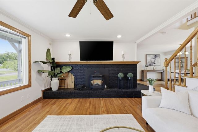 55 South Street, Easthampton, MA 01027