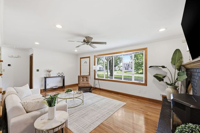 55 South Street, Easthampton, MA 01027