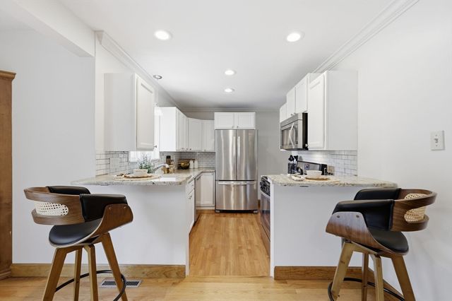 55 South Street, Easthampton, MA 01027