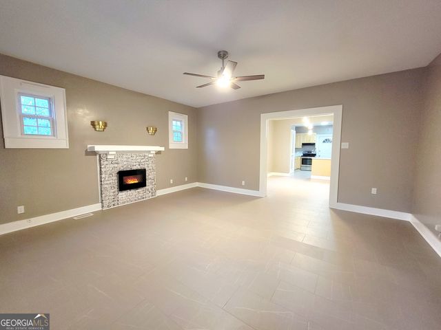 202 E Railroad Street, Valley, AL 36854