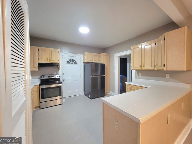 202 E Railroad Street, Valley, AL 36854